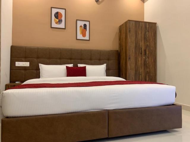 Xcel Luxury Hotel Apartments-Home Living Redefined Mysore Eksteriør billede