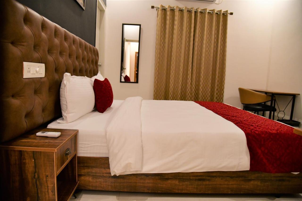 Xcel Luxury Hotel Apartments-Home Living Redefined Mysore Eksteriør billede